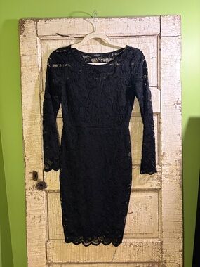 Black Lace Long-Sleeve Sheath Dress - Ambiance